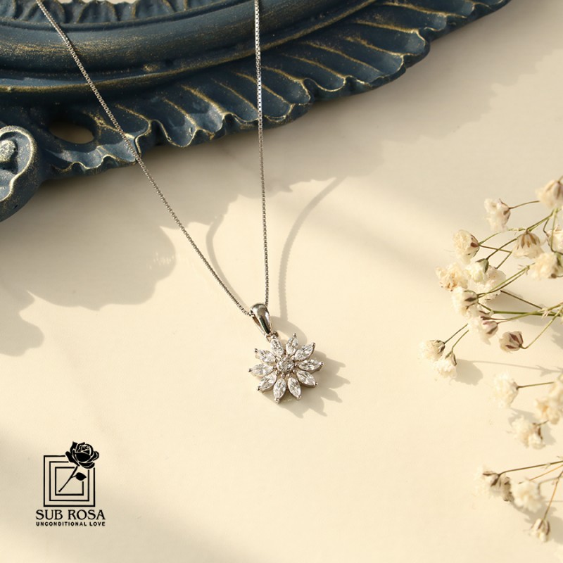 گردنبند نقره 925 طرح گل نگین دار 14730