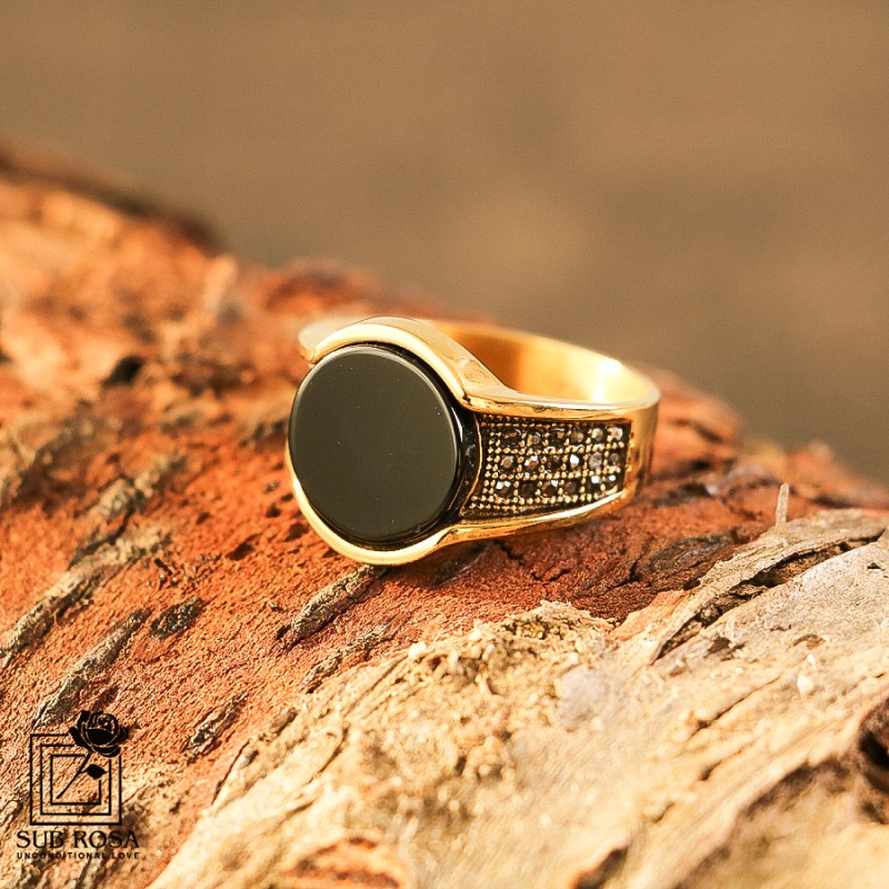 انگشتر استیل نگین مشکی با رکاب نگین دار طلایی سایز 12-14403