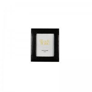 قاب عکس چرمی 20*25- 13595