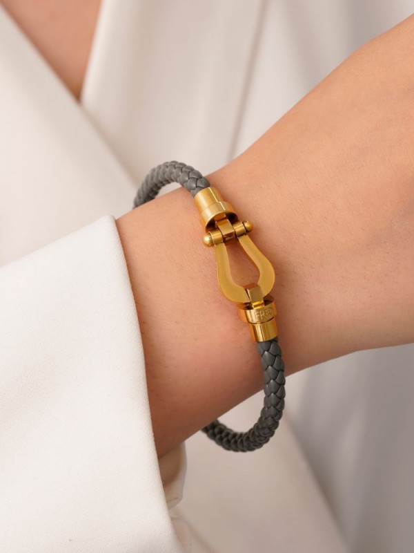 دستبند استیل امگا (Omega) چرم قفل دار کد B002