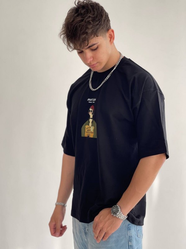 تیشرت مشکی طرحMATILDA