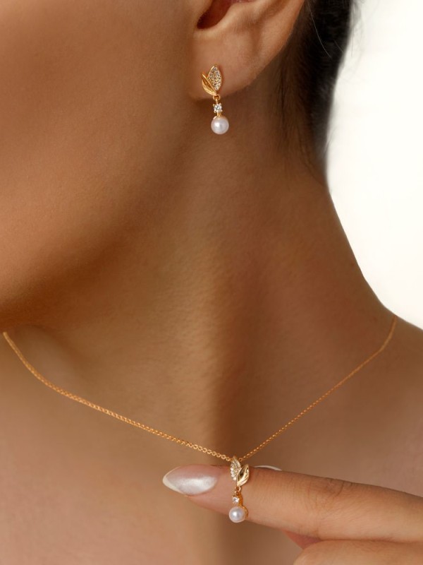 نیم ست YSX پلاک دار نگین دار مرواریدی طلایی کد H001