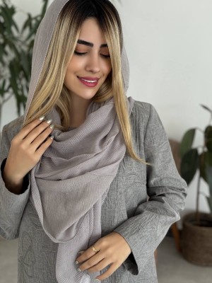 چگونه کمد لباس کپسولی زنانه بسازیم؟ راهنمای کامل به‌همراه تاریخچه و نکات حرفه‌ای سارا مجیدی