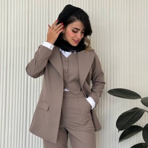 خرید کت یقه انگلیسی کرمی بژ زنانه و دخترانه (old money) اولد مانی استایل فاستونی دیپلمات کد NEGAH با طراحی خانم سارا مجیدی