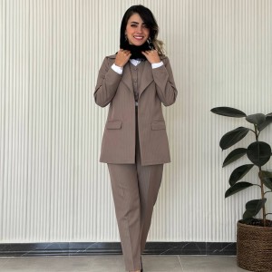 فروش کت یقه انگلیسی کرمی بژ زنانه و دخترانه (old money) اولد مانی استایل فاستونی دیپلمات کد NEGAH با طراحی خانم سارا مجیدی