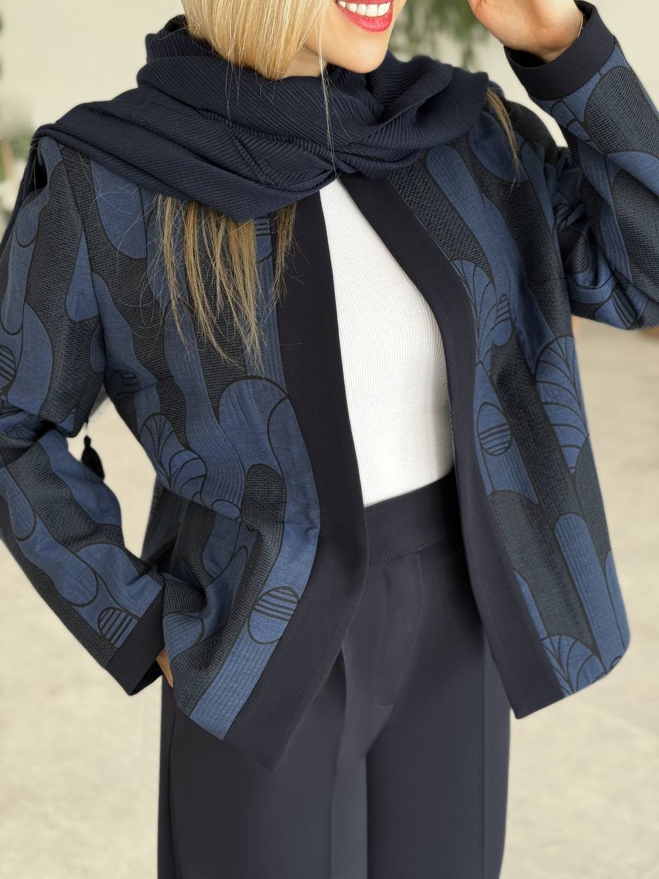 خرید کراپ کت ژاکارد سورمه&zwnj;ای نواردوزی شده