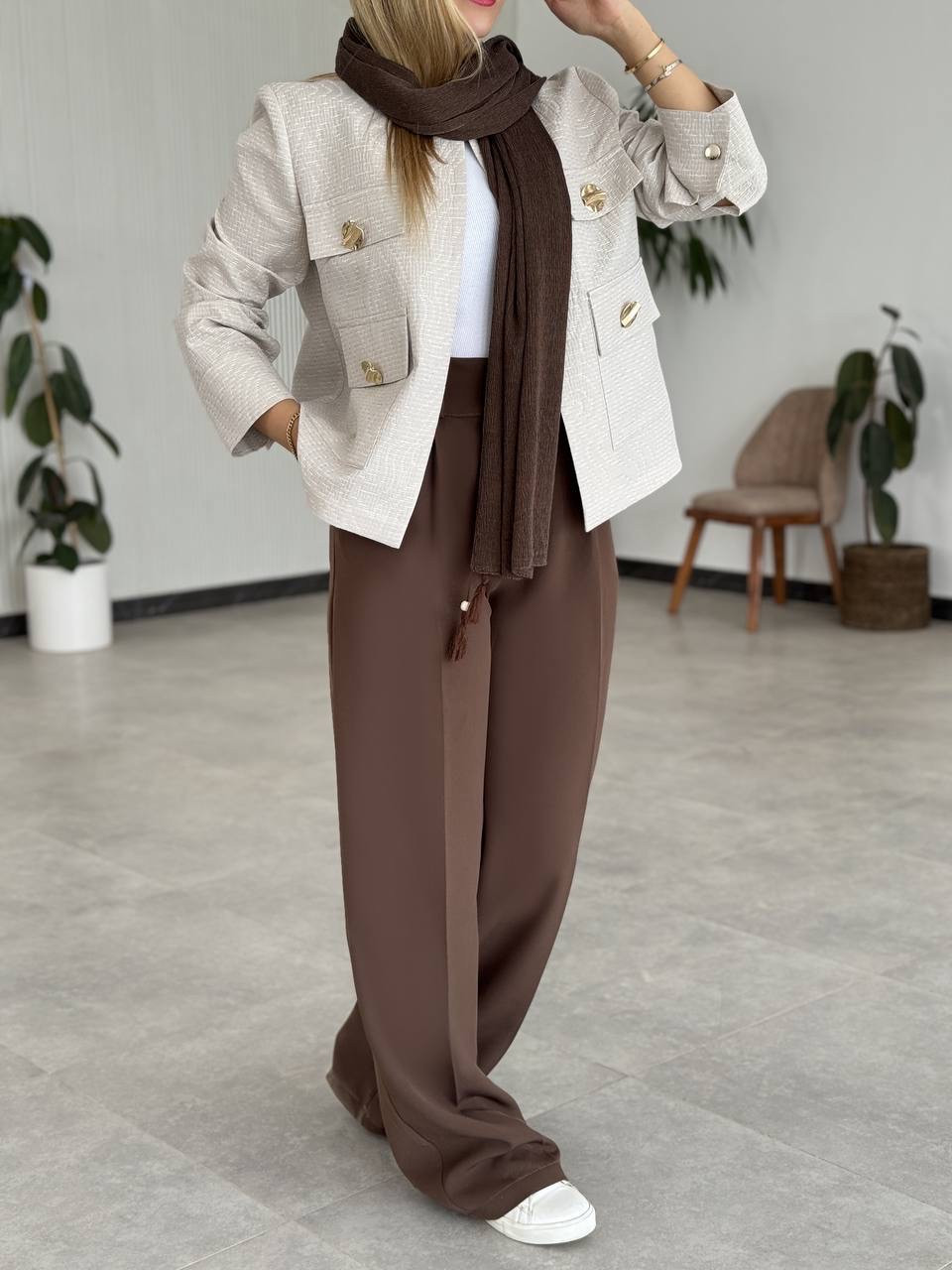 خرید کراپ کت کرمی ژاکارد زنانه