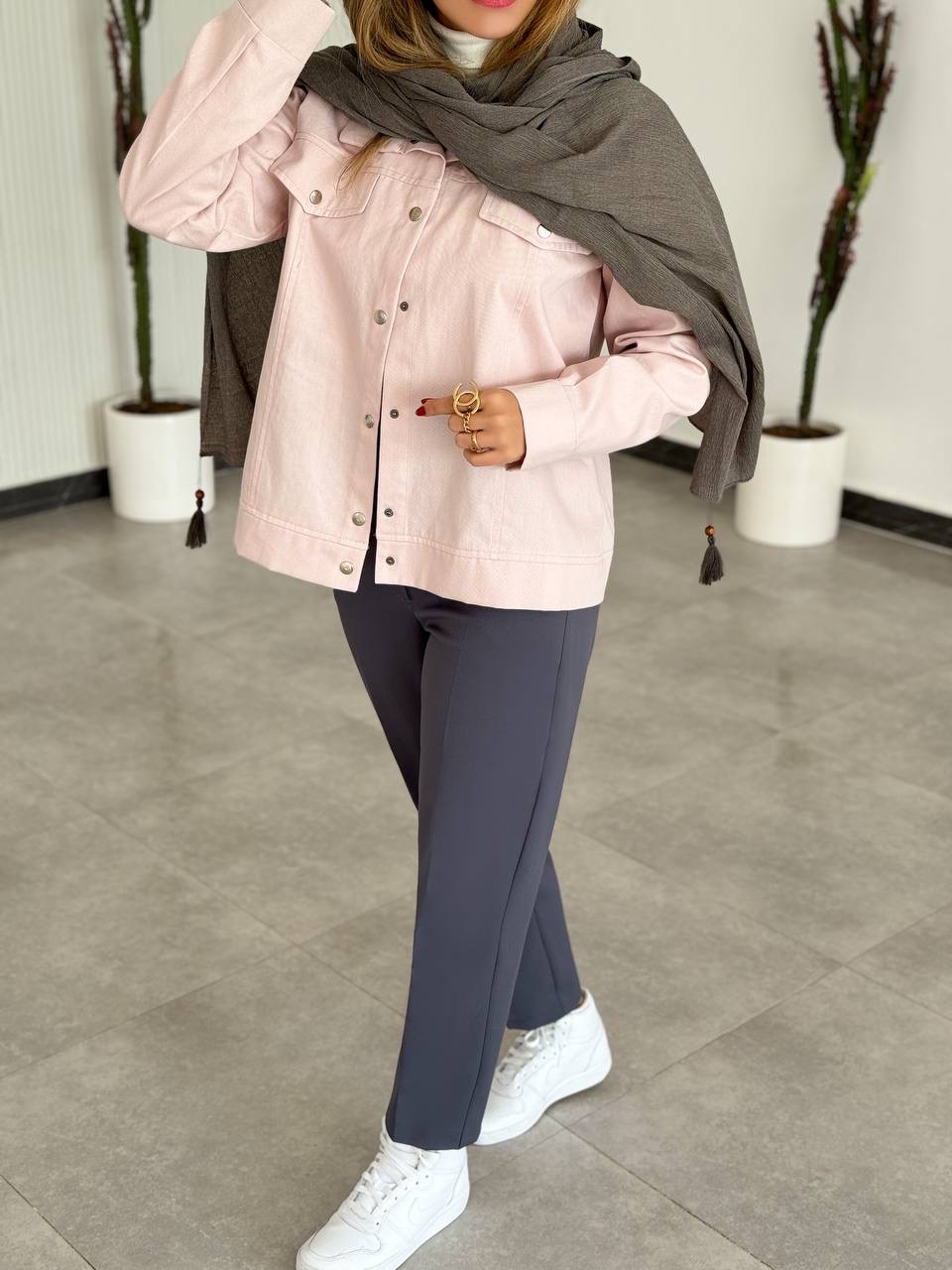 خرید کت صورتی از سارا مجیدی