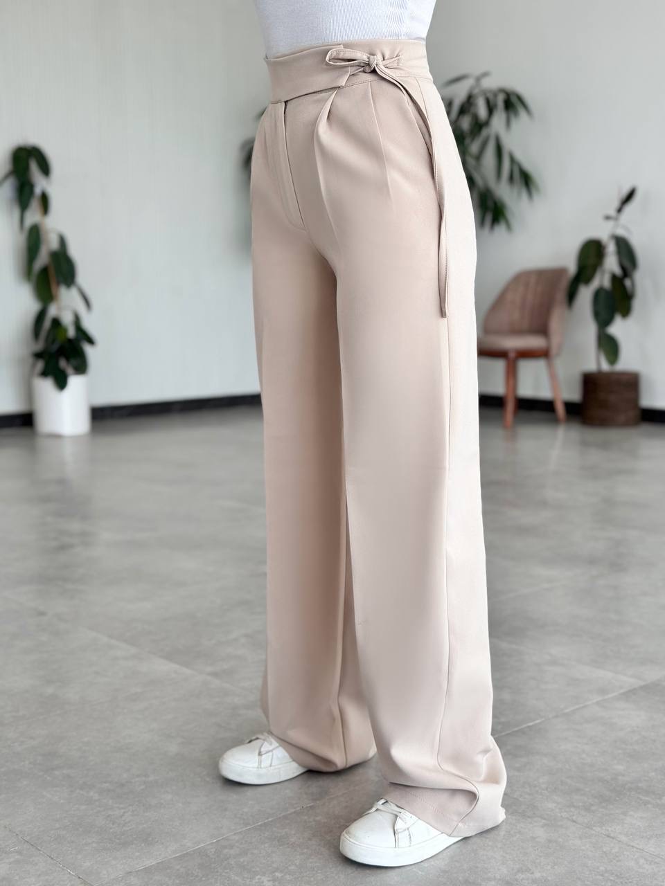 شلوار نیم بگ بنددار کرمی زنانه