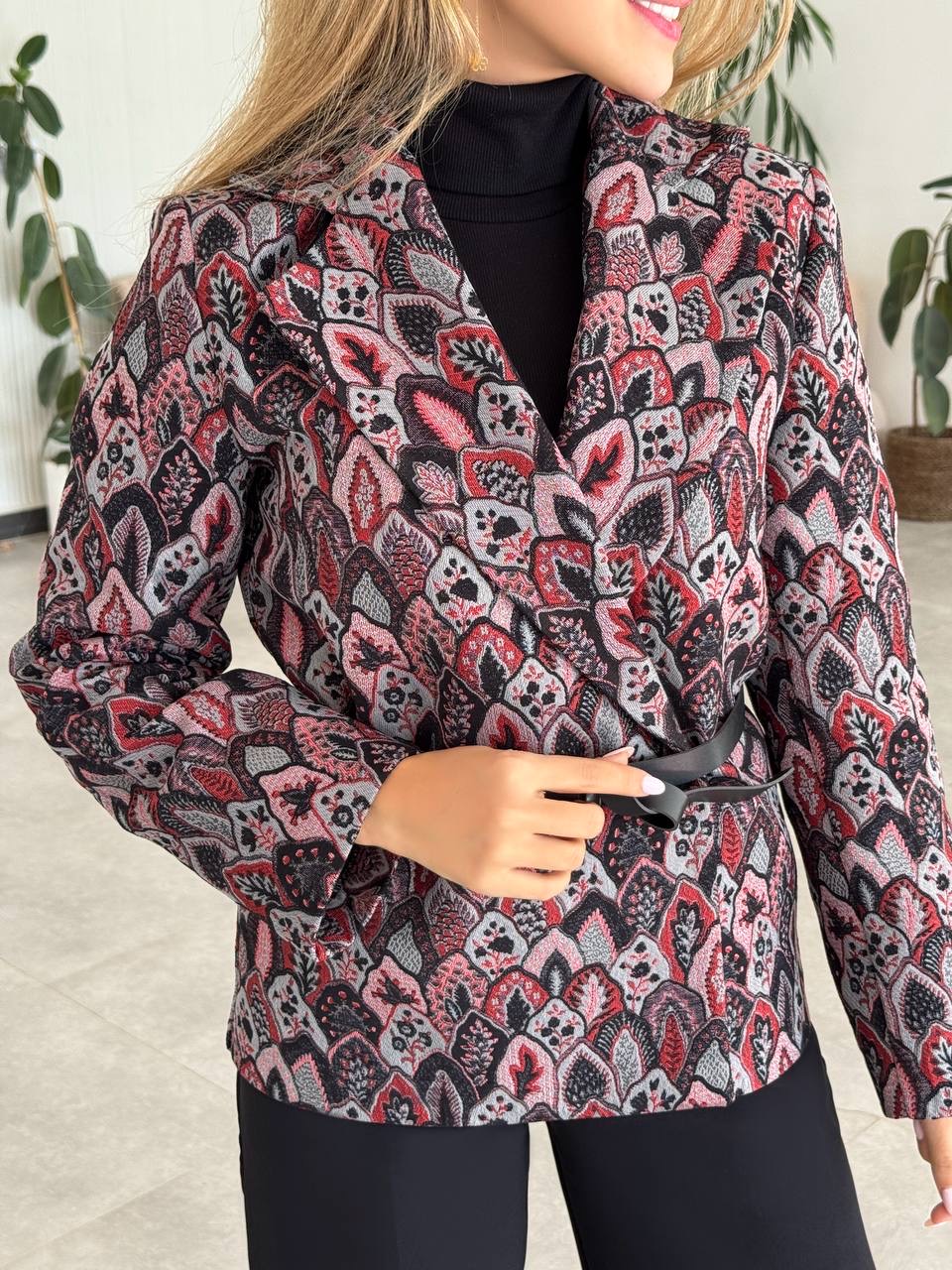 کت ژاکارد ترندی مشکی قرمز