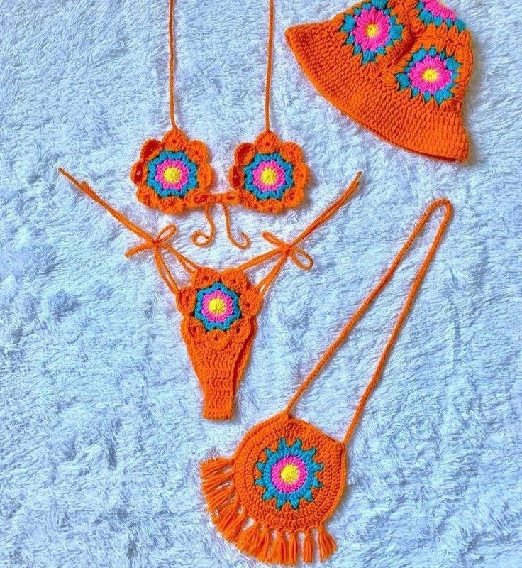 مایو نوزادی با کلاه وکیف