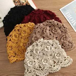 کلاه قلاب بافی زنانه