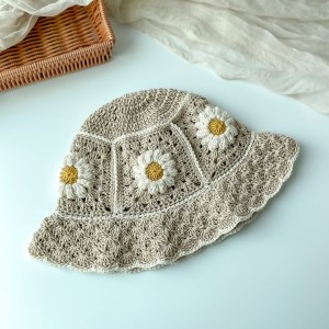 کلاه قلاب بافی زنانه