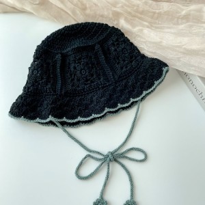 کلاه قلاب بافی زنانه