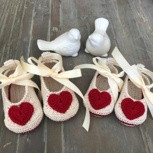 پاپوش نوزادی مدل love کد0f12