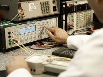 آزمایشگاه کالیبراسیون و آنالیز گاز در زنجان