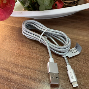 کابل تبدیل USB به لایتنینگ تسکو مدل TC i 400 طول 1 متر