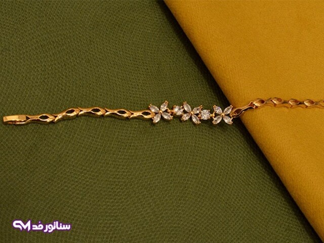 دستبند زنانه استیل طرح گل کد DZ1007