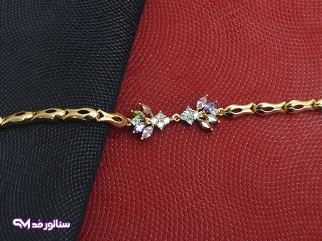 دستبند زنانه استیل نگین دار کد DZ1057