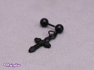 گوشواره مردانه مشکی میخی صلیب G5143