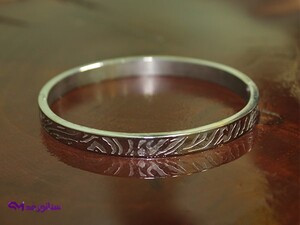 دستبند زنانه استیل النگویی کد DZ1034