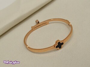 دستبند استیل النگویی نگین دار کد DZ1014