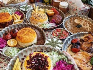 






غذای ایرانی
رسم و رسوم ایرانی ایجاب می­کند که همیشه از میهمانان فقط با کیفیت ترین مواد غذایی  و بهترین وعده­های غذایی موجود...
