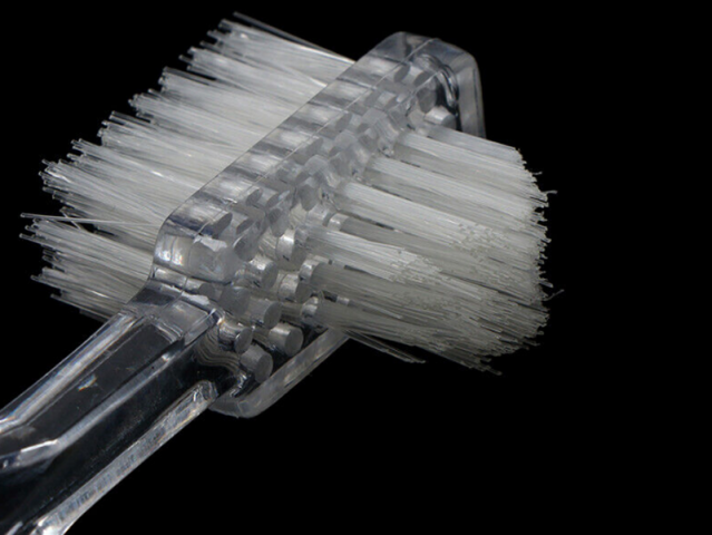 مسواک دندان مصنوعی