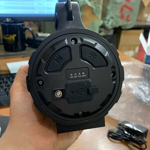 کیفیت چراغ قوه کمپینگ شارژری و پاوربانک ضدآب اسمایلینگ شارک