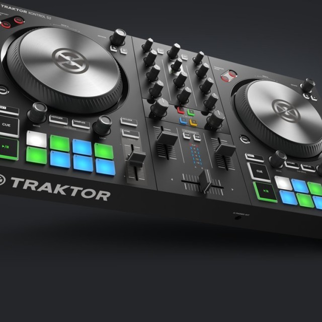 دی جی کنترلر نیتیو اینسترومنتس Nativ Instruments Traktor Kontrol S2 MK3