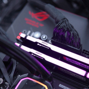 رم کینگستون مدل Fury Beast RGB ظرفیت ۳۲ گیگابایت DDR5 فرکانس ۶۰۰۰ مگاهرتز دو کاناله CL40