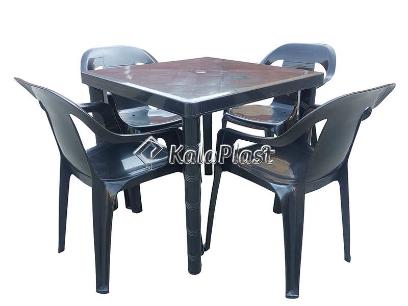 ست میز و صندلی  4 نفره پلاستیکی سولار