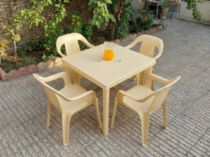ست میز و صندلی  4 نفره پلاستیکی سولارا
