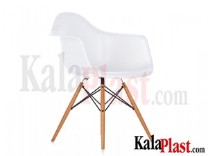 charles-eames-daw-plastic-chair-in-fiberglass.jpg