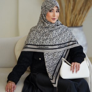 روسری سی اسکارف طرح کلوین کلاین
