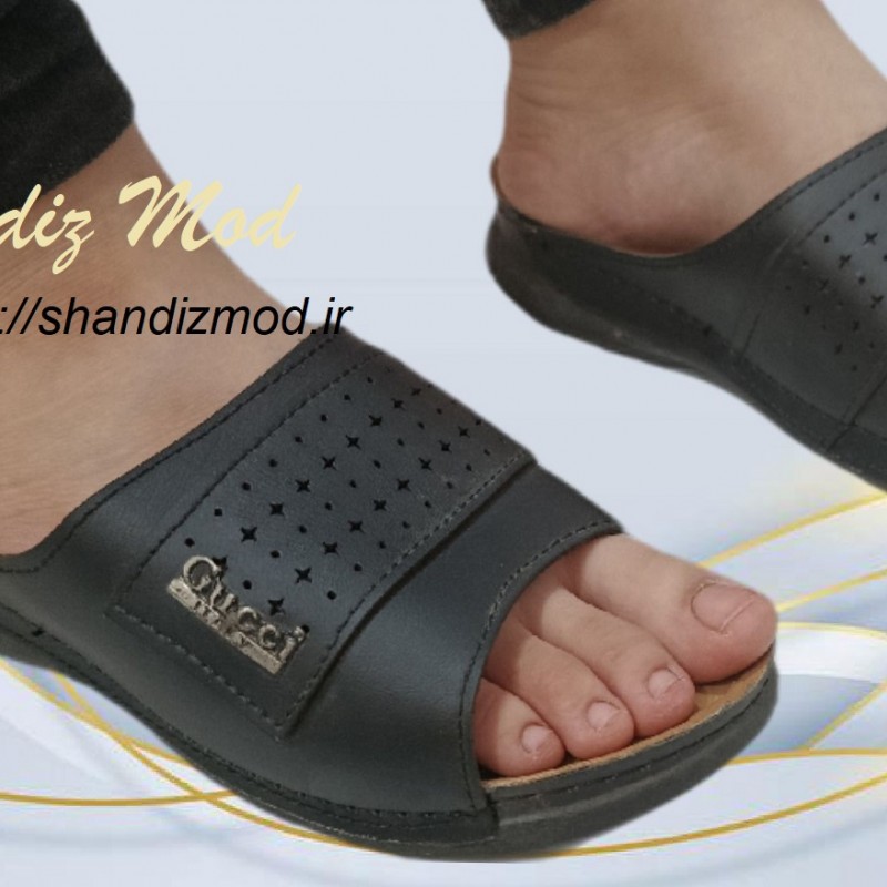 دمپایی بزرگ پا زنانه بغل مارک دار رنگ مشکی