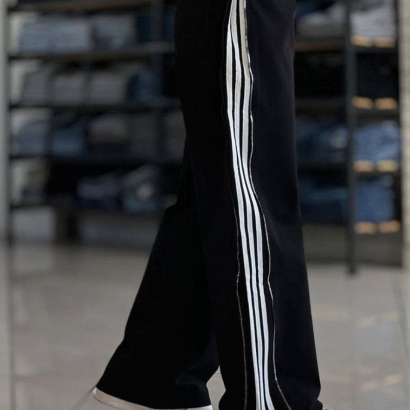 شلوار زنانه بگ بغل زیپ سه خط اسپرت کد 7165889