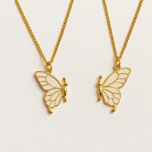 گردنبند طرح دو تکه پروانه عشق ابدی