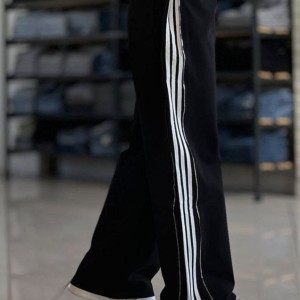 شلوار زنانه بگ بغل زیپ سه خط اسپرت کد 7165889