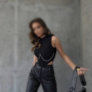 نیم تنه زنجیردار