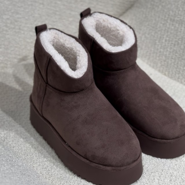 اگ ugg