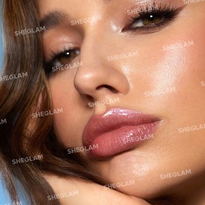 حجم‌ دهنده لب براق Pout-Perfect رنگ Violet Fizz شیگلم SHEGLAM