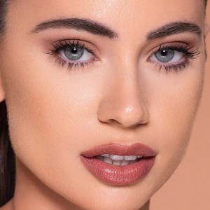 کرم پودر مخصوص پوست  رنگ  SAND شیگلم SHEGLAM COMPLEXION PRO با پوشش مات و ماندگاری طولانی‌