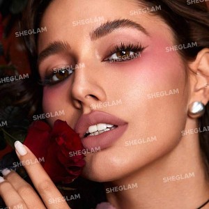 رژ لب بات با ماندگاری طولانی DYNAMATTE BOOM ورژن (EMBER ROSE) رنگ  ‏PASSION   شیگلم SHEGLAM