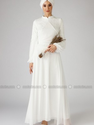 لباس عقد گیپوردار سفید