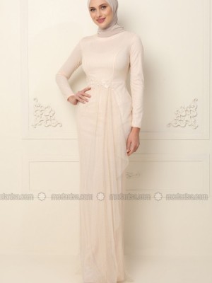 لباس عقد توری کرمی