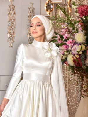 لباس عقد ساتن پردار سفید