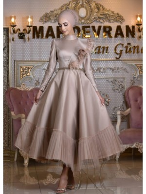 لباس عقد ساتن پردار نسکافه ای