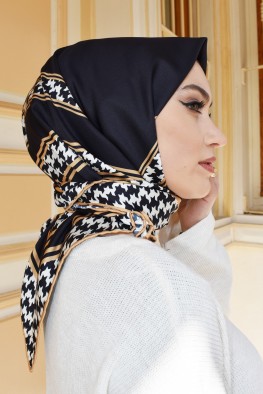 روسری مشکی شطرنجی