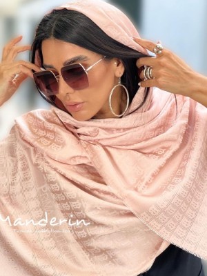 شال ژاکارد نخ ابریشم طرح مارک صورتی کد 4132114